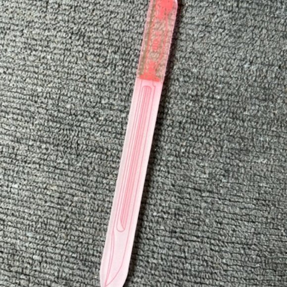 NCLA Los Angeles Femme Fatale Glass Nail File - Picture 3 of 3